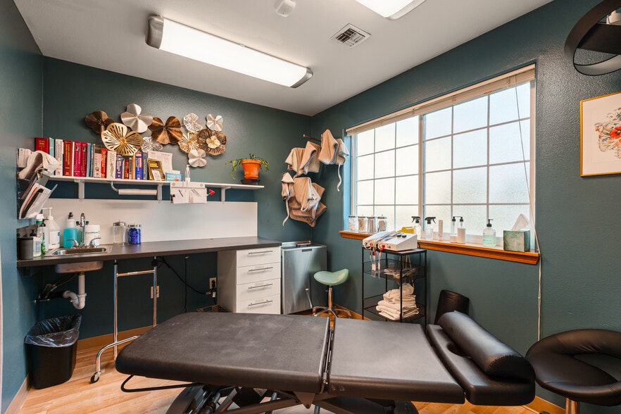 More Photos Of 6110 N Lombard St, Portland Medical For Lease