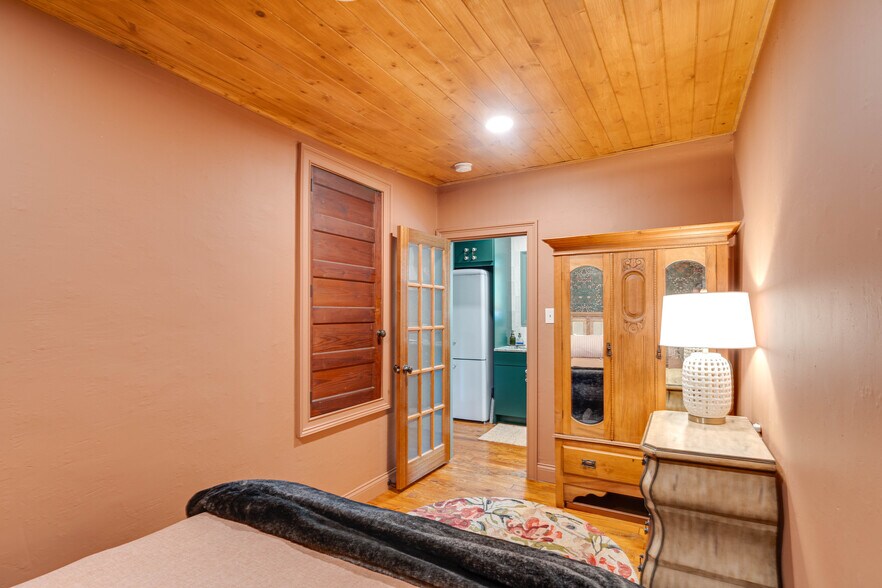 More Photos Of 4301 Washington Pike, Knoxville Office Residential For Sale