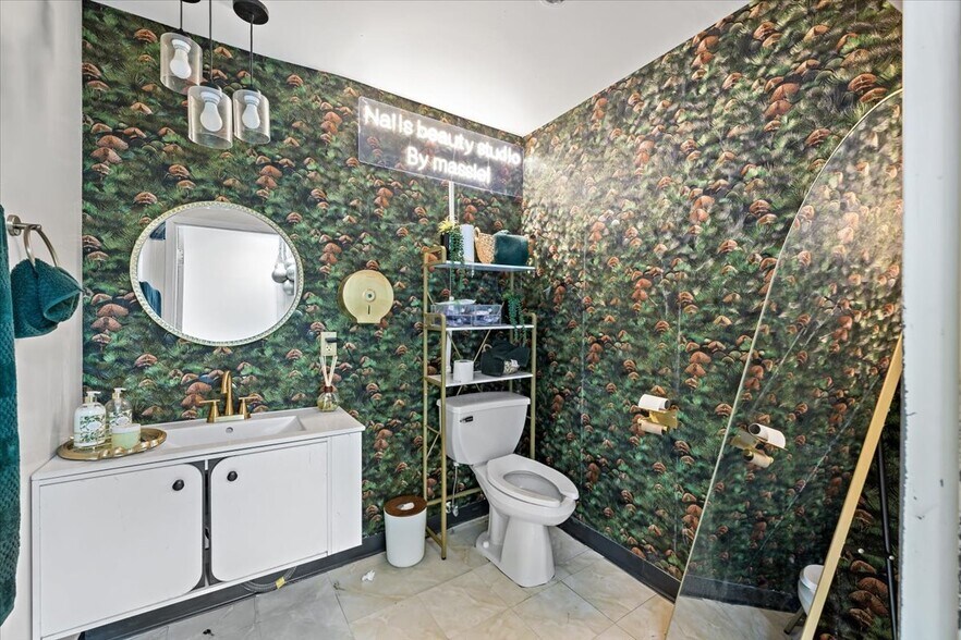 More Photos Of 128 N 8th St, Allentown Warehouse For Sale