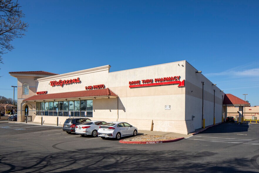 More Photos Of 4331 Antelope Rd, Sacramento Drugstore For Sale