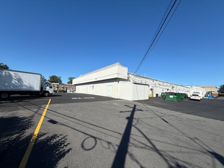 More Photos Of 601-617 Cedar Ave, Yeadon Storefront For Lease