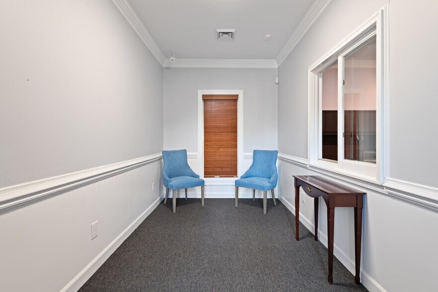 More Photos Of 106 Brady Ct, Cary Medical For Sale