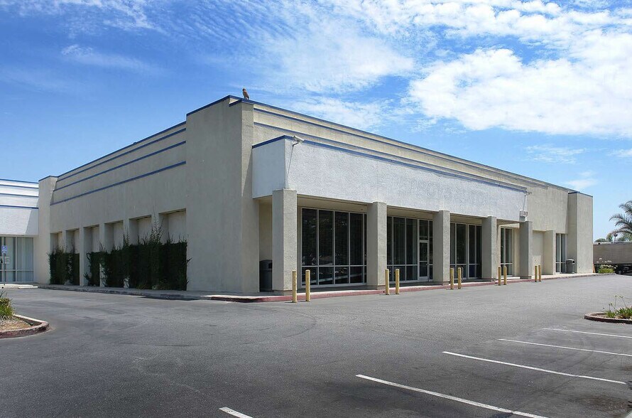 Primary Photo Of 1107 S Harbor Blvd, Santa Ana Freestanding For Sale