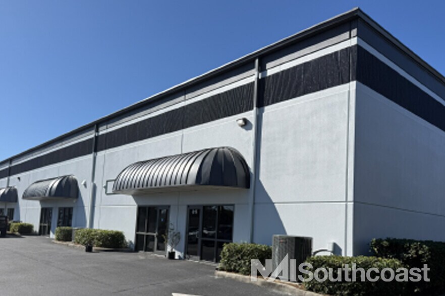 More Photos Of 603-619 NW Mercantile Pl, Port Saint Lucie Warehouse For Lease
