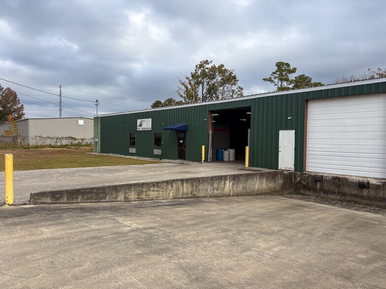 More Photos Of 3280 Industry Dr, North Charleston Warehouse For Lease