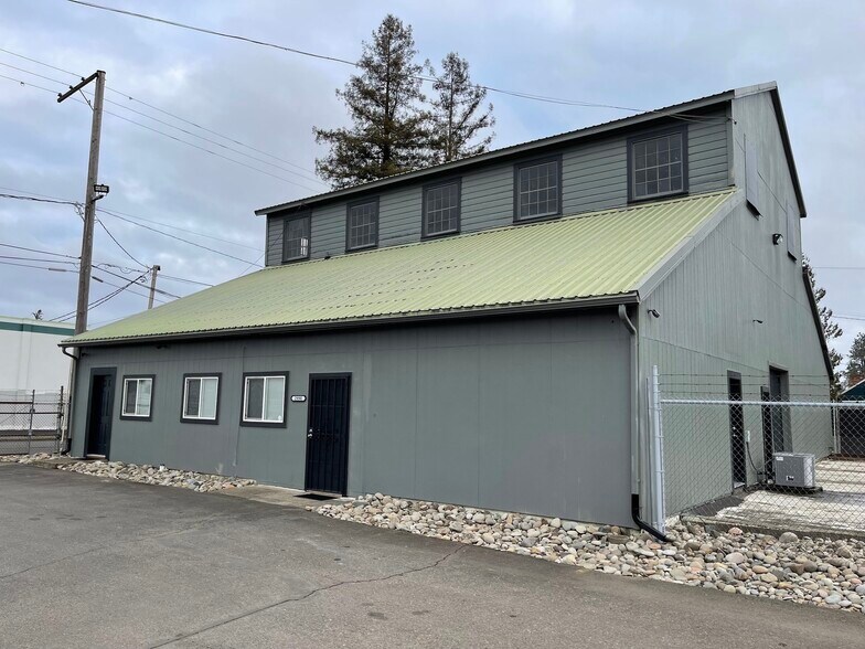 More Photos Of 2990 Portland Rd NE, Salem Warehouse For Lease