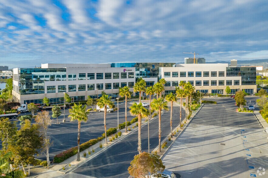 More Photos Of 7000 Shoreline Ct, South San Francisco Research And Development For Lease