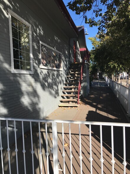 More Photos Of 5 E Yosemite Ave, Madera Office Residential For Sale