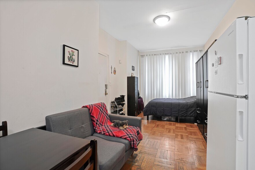 More Photos Of 6109 Catalpa Ave, Ridgewood Multifamily For Sale