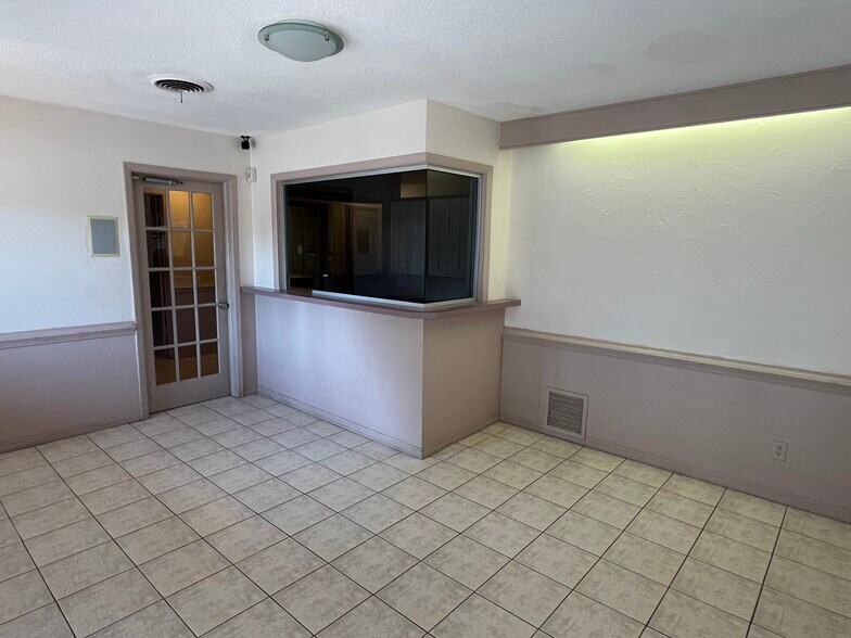 More Photos Of 6201 Dr Martin Luther King Jr St S, Saint Petersburg Medical For Sale