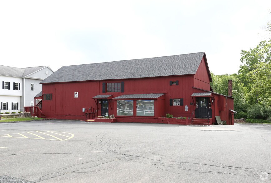 More Photos Of 352 Main St, Durham Freestanding For Lease