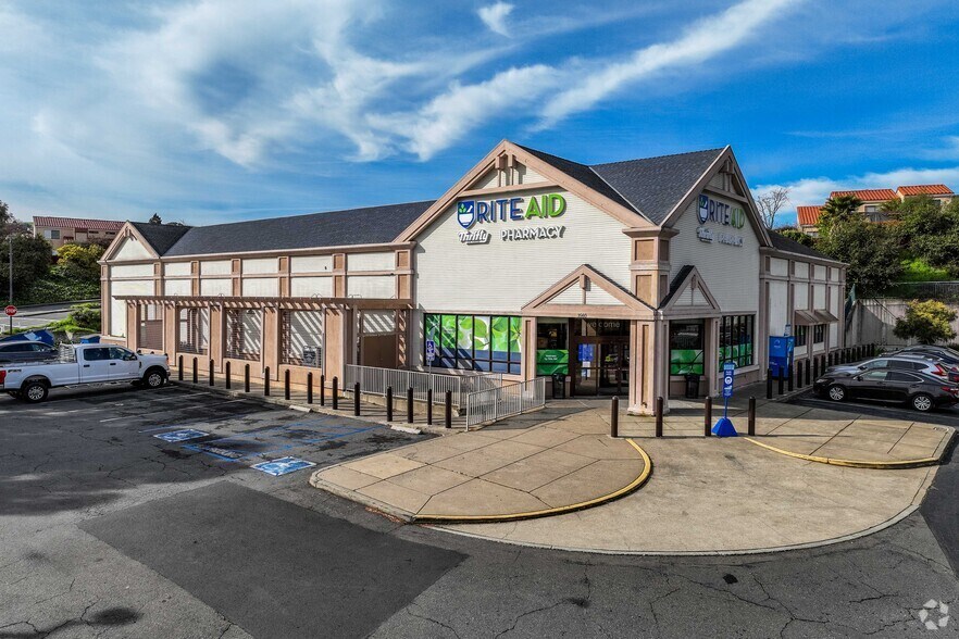 Primary Photo Of 1560 Sycamore Ave, Hercules Drugstore For Lease