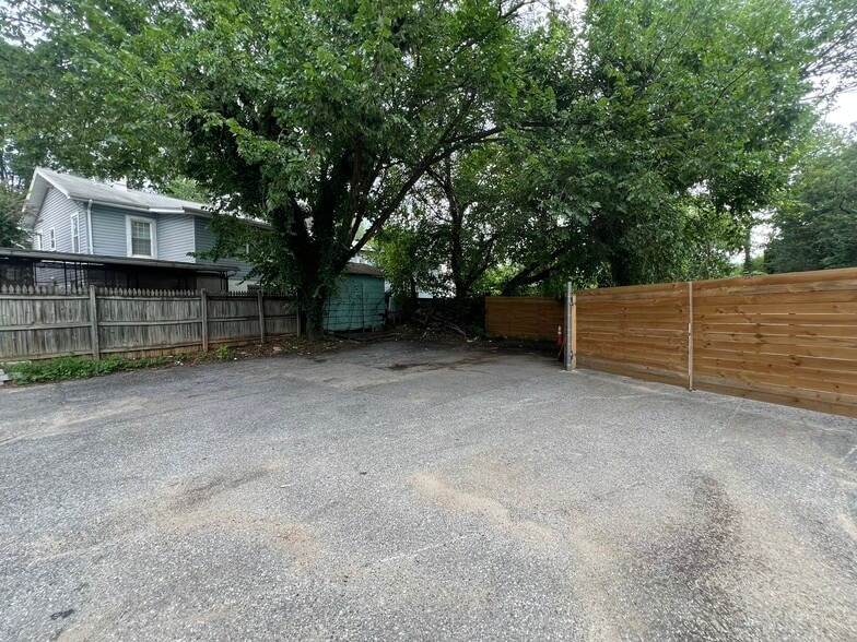 More Photos Of 3501 37th St, Mount Rainier Land For Lease