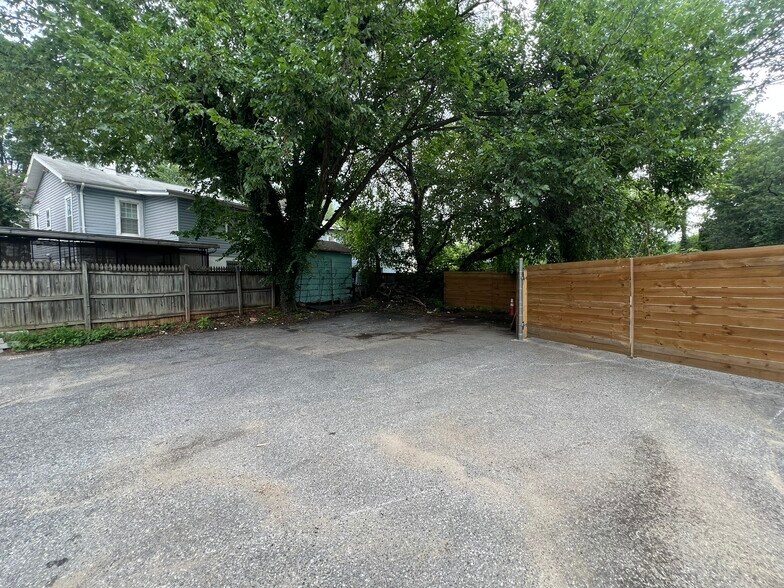 More Photos Of 3501 37th St, Mount Rainier Land For Lease