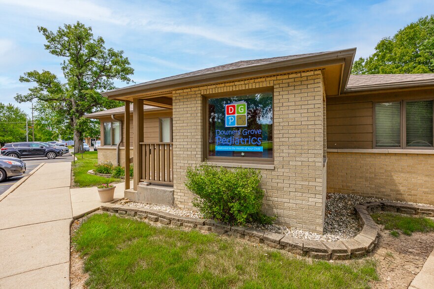 More Photos Of 402 W Boughton Rd, Bolingbrook Medical For Lease