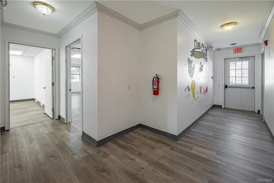 More Photos Of 6115 1st St, Newfane Office For Sale