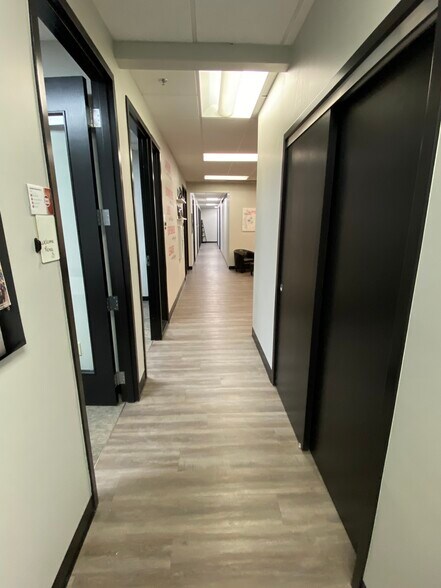 More Photos Of 517 N Westhill Blvd, Appleton Freestanding For Lease