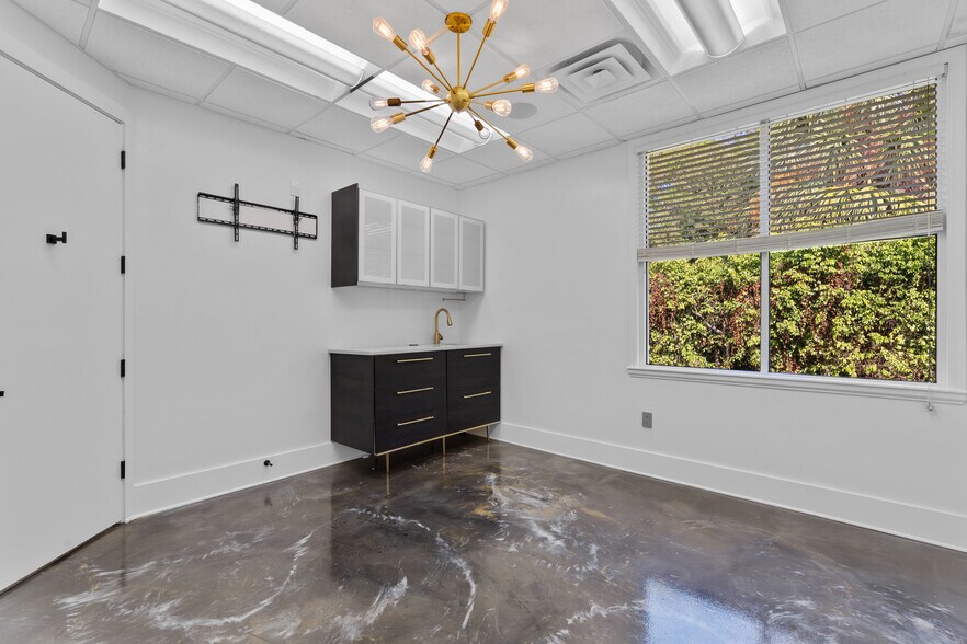 More Photos Of 13730 Cypress Terrace Cir, Fort Myers Medical For Sale