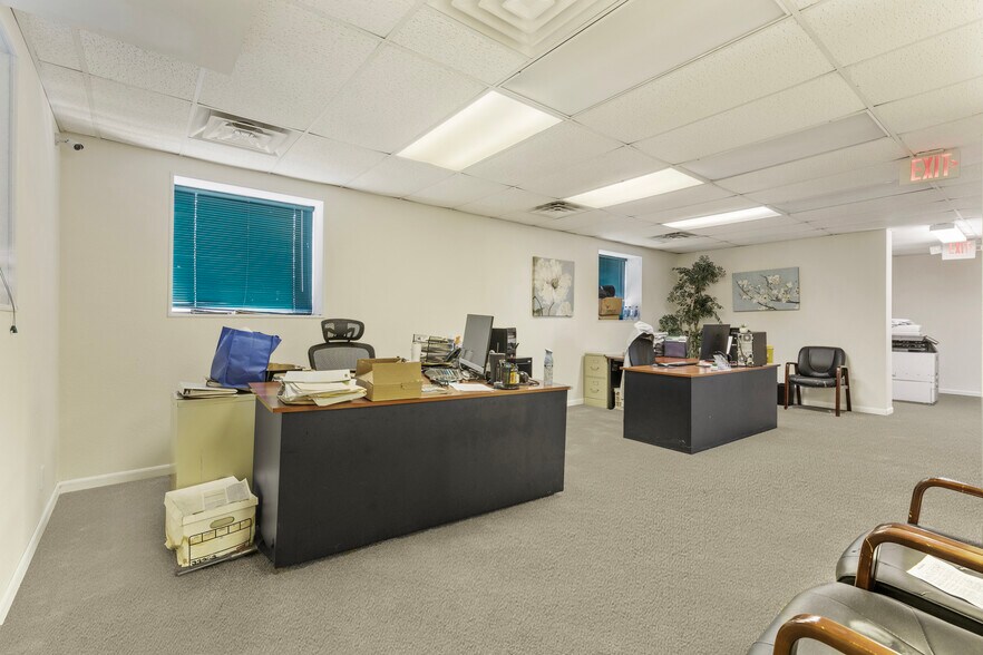 More Photos Of 2713 S Chicago Ave, South Milwaukee Office For Sale