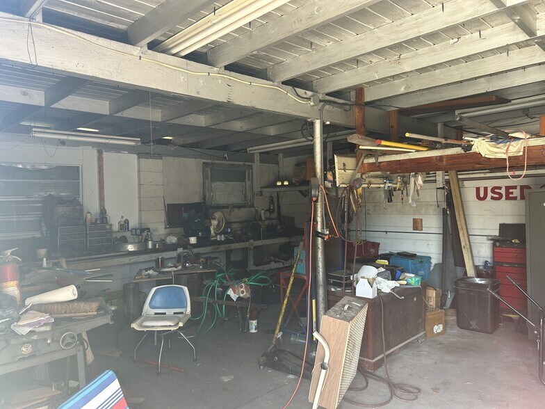 More Photos Of 2413 Crill Ave, Palatka Office For Sale