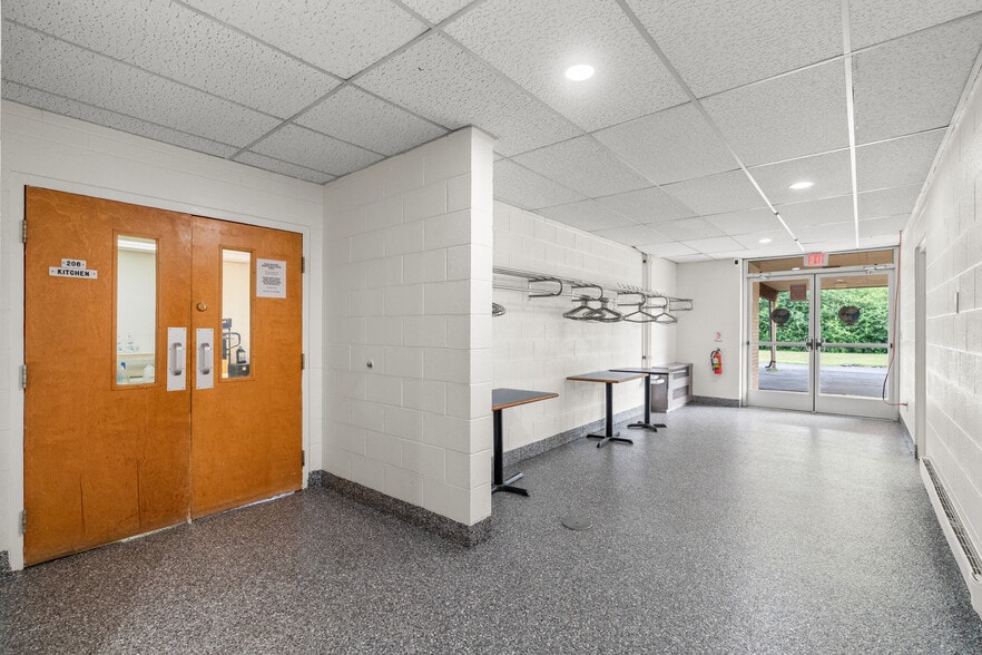 More Photos Of 6202 Dupont St, Flint Religious Facility For Sale