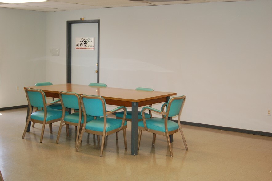 More Photos Of 400 N Schmidt Rd, Bolingbrook Office For Lease