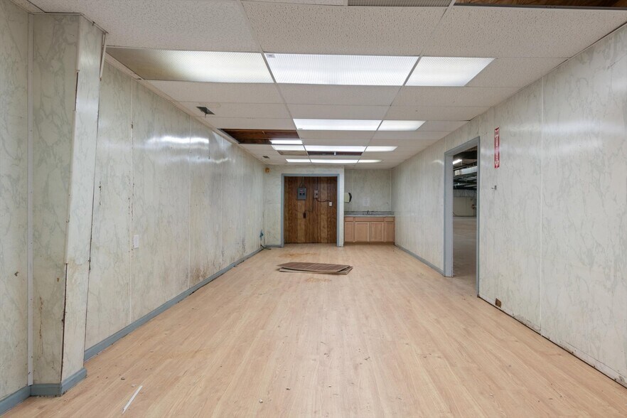 More Photos Of 1811-1813 Old Estill Springs Rd, Tullahoma Warehouse For Sale