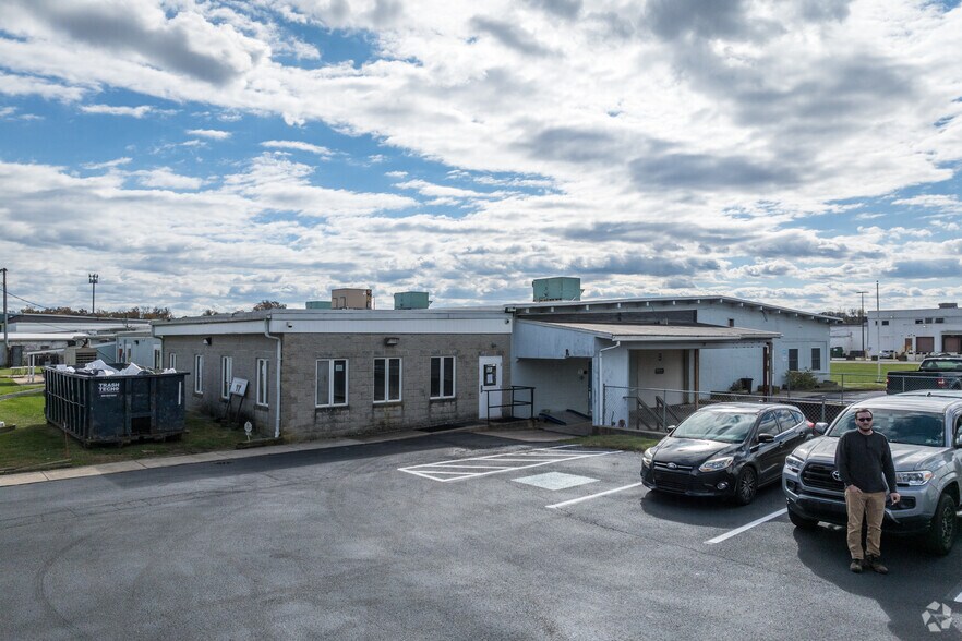 More Photos Of 738 W Cypress St, Kennett Square Manufacturing For Lease