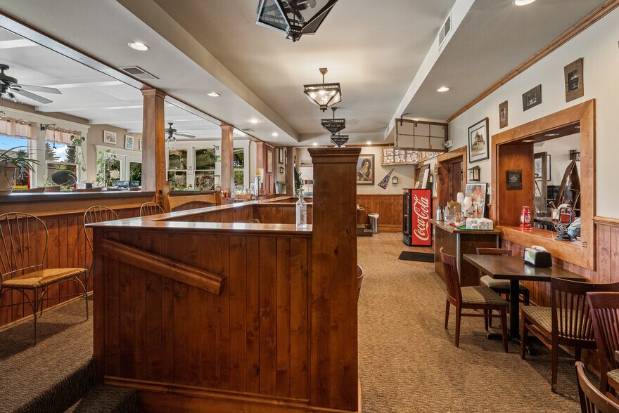 More Photos Of 2711 W College St, Bozeman Restaurant For Sale