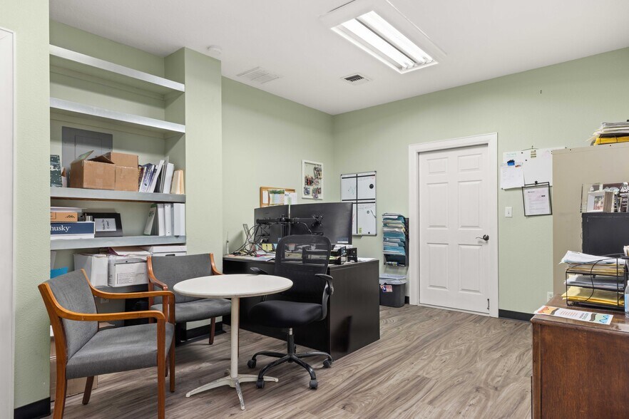 More Photos Of 5252 FM 517 Rd E, Dickinson Flex For Sale