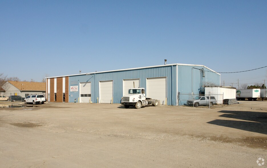 Primary Photo Of 3810 Lacon Rd, Hilliard Warehouse For Sale