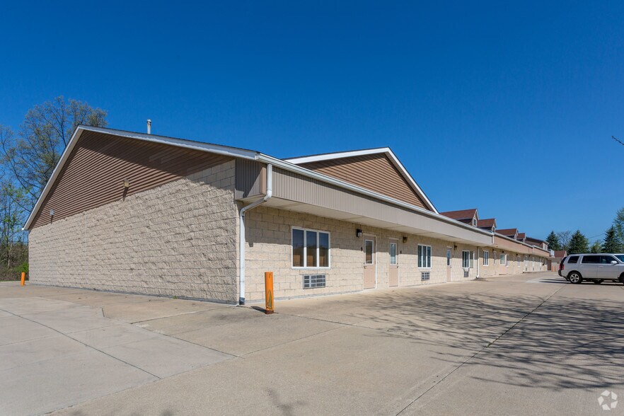 More Photos Of 3566 State Rd, Cuyahoga Falls Self Storage For Lease