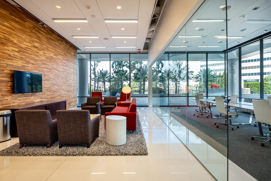 More Photos Of 200 N Pacific Coast Hwy, El Segundo Office For Lease