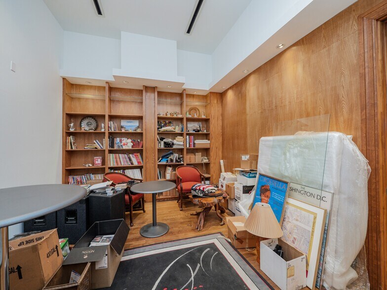More Photos Of 805 N Congress Ave, Austin Storefront Retail Residential For Sale