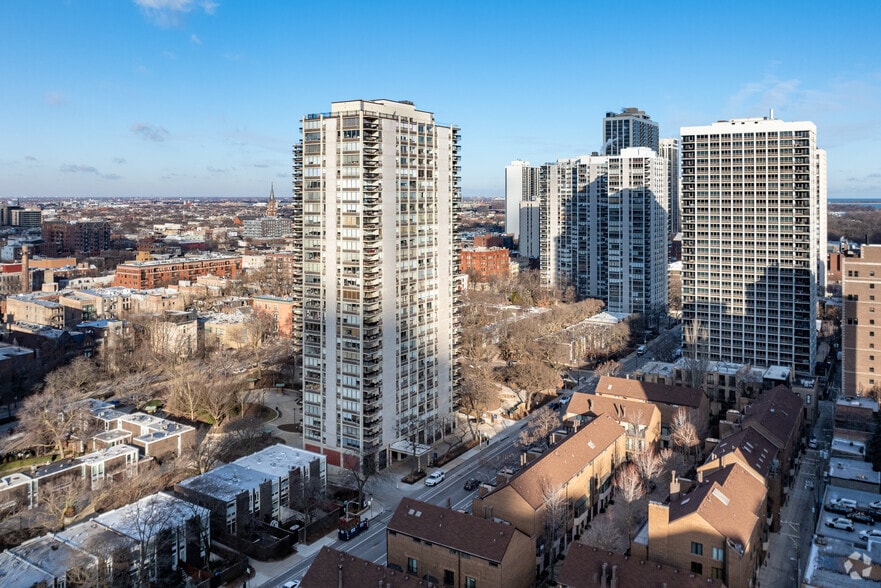 More Photos Of 1360 N Sandburg Ter, Chicago Apartments For Lease