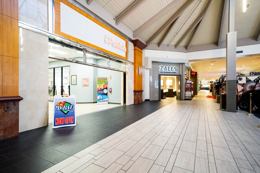 More Photos Of 3520 McCann Rd, Longview Department Store For Lease