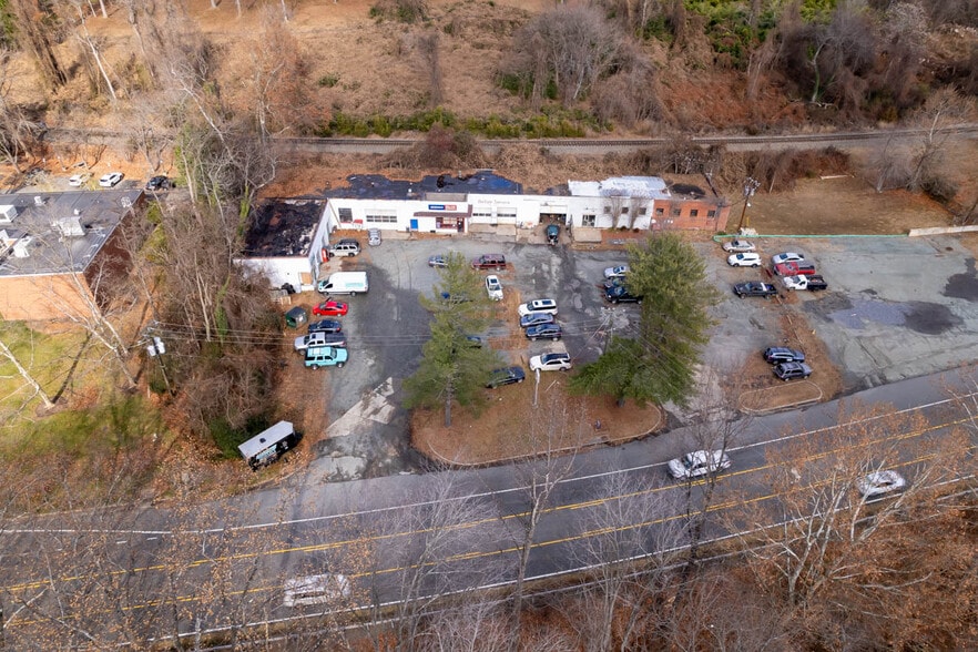 More Photos Of 2845 Ivy Rd, Charlottesville Service For Sale