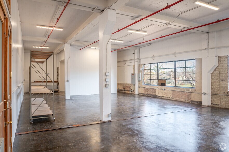 More Photos Of 3850 W Cortland St, Chicago Manufacturing For Sale