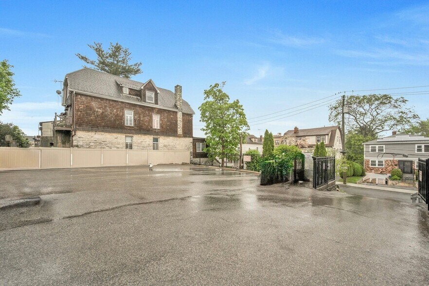 More Photos Of 433 White Plains Rd, Eastchester Storefront Retail Residential For Sale