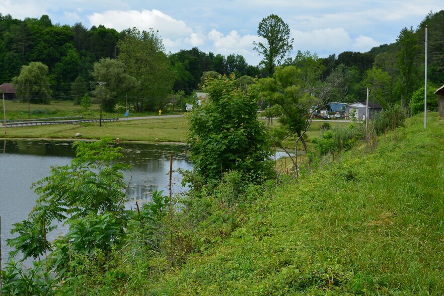 More Photos Of 6421 Highway 91 N, Laurel Bloomery Warehouse For Lease