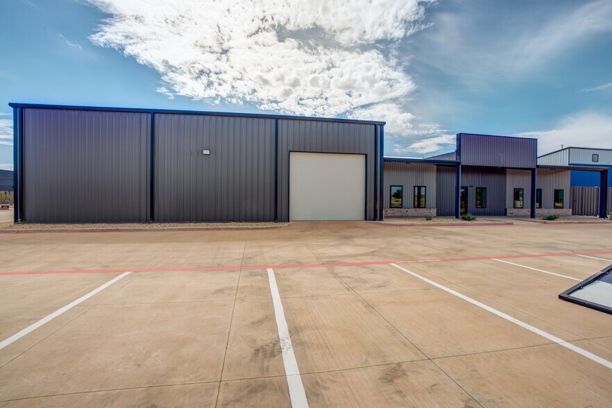 Primary Photo Of 3205 118th St, Lubbock Distribution For Lease