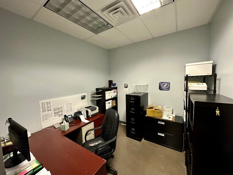 More Photos Of 3301 Matrix Dr, Richardson Research And Development For Sale