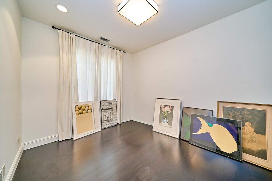 More Photos Of 1321-1325 Abbot Kinney Blvd, Venice Freestanding For Sale