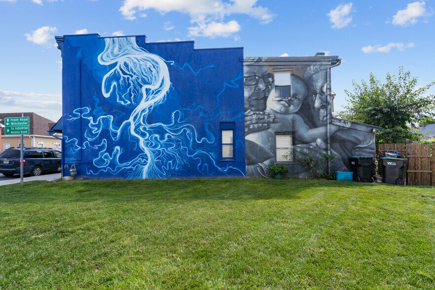 More Photos Of 238 E King St, Strasburg Storefront For Sale