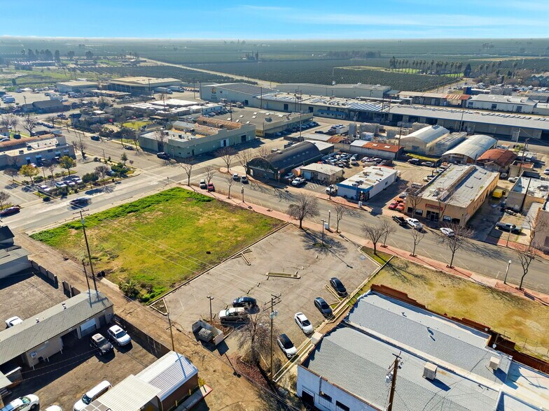 More Photos Of 190 S Elmwood Ave, Lindsay Land For Sale