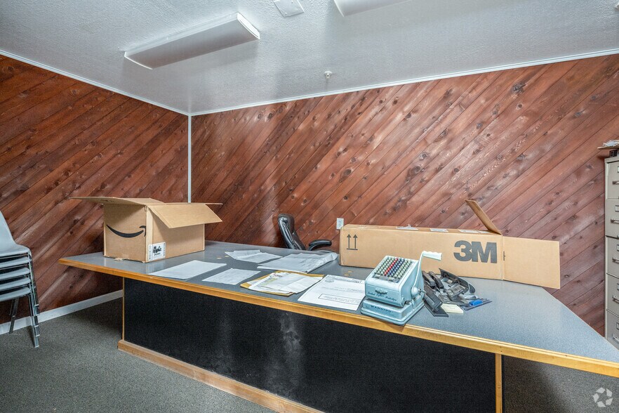 More Photos Of 1980 Kusel Rd, Oroville Manufacturing For Lease