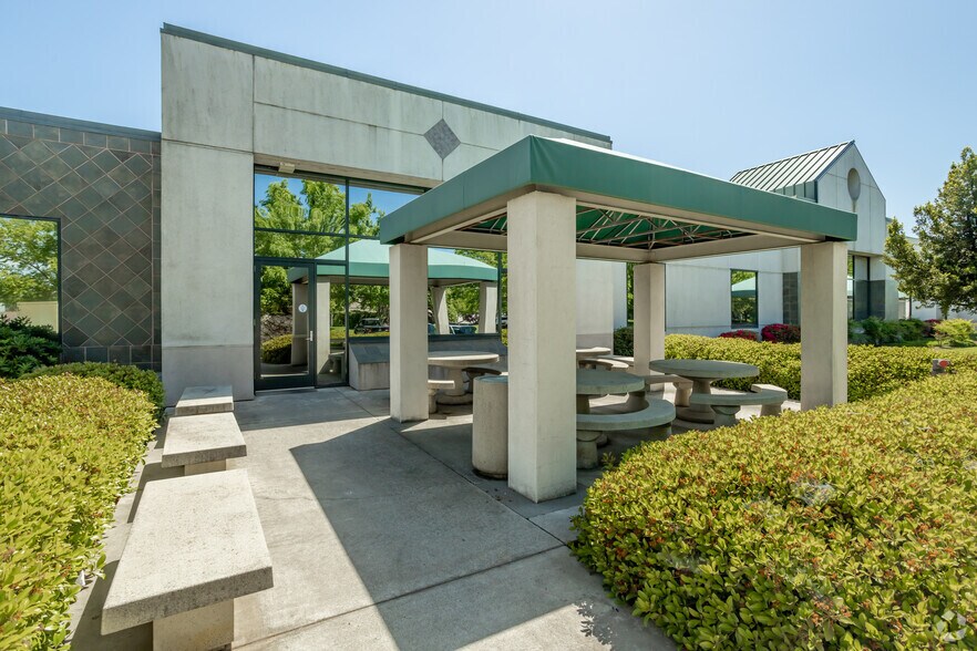 More Photos Of 2080 E 20th St, Chico Office For Lease