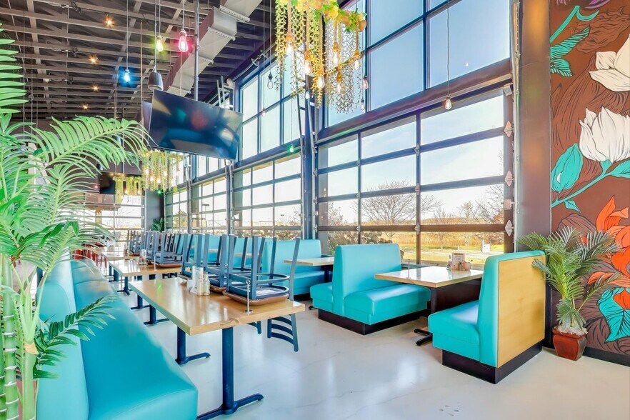 More Photos Of 3552 Market Ln, Kenosha Restaurant For Sale