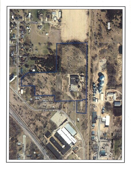 More Photos Of 445 Holton St, Sparta Warehouse For Lease