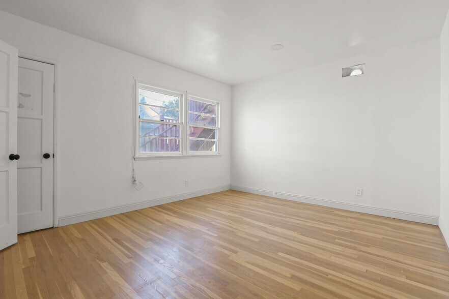 More Photos Of 4409 Victoria Park Dr, Los Angeles Apartments For Sale